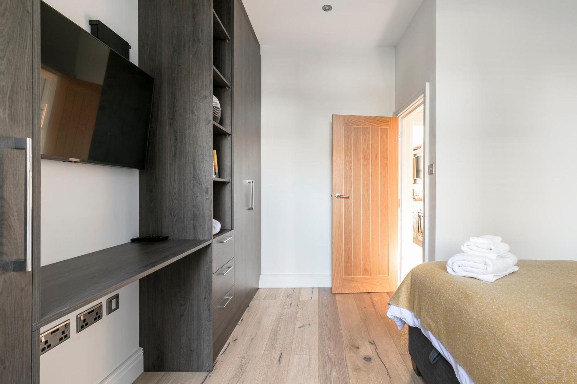 Modern Aptmt, 2 Stops To Central London, Smart Lock, Netflix Ealing Exterior foto